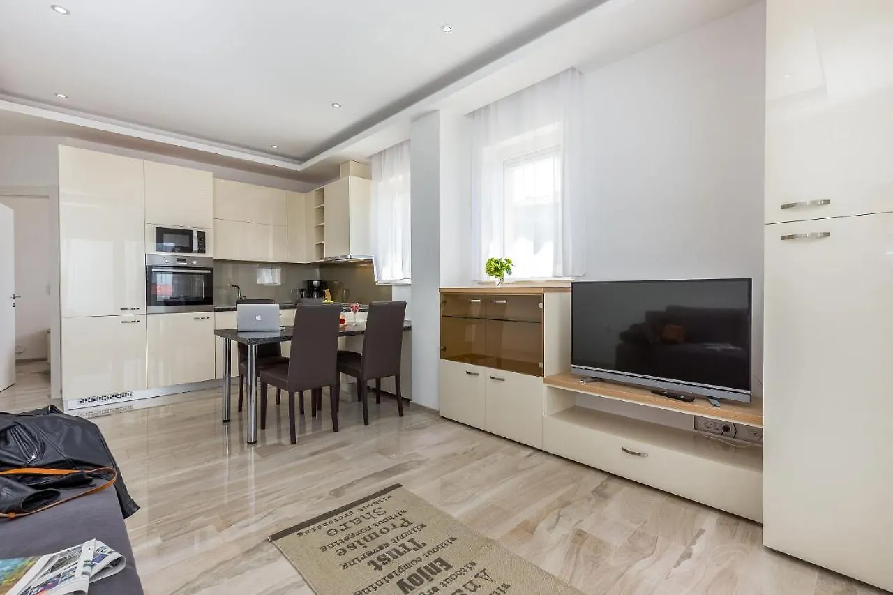 Luxury Apartments Kostrena With Pool 2 0*,