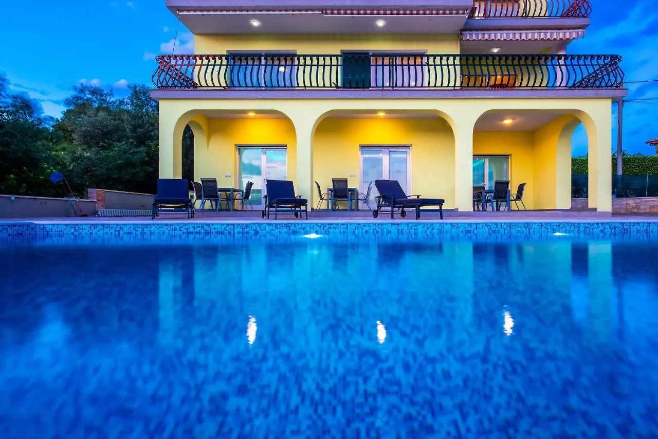 Luxury Apartments Kostrena With Pool 2 0*,